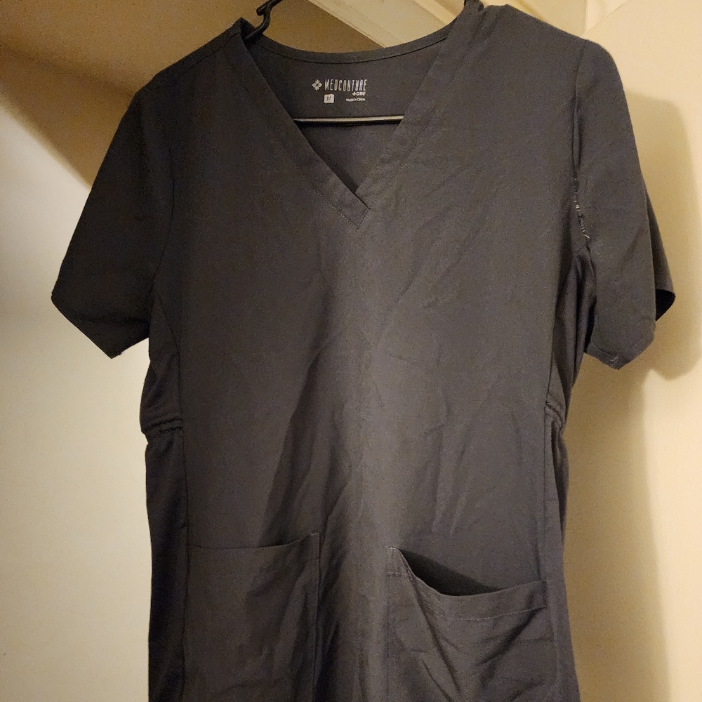 Med couture maternity scrub top